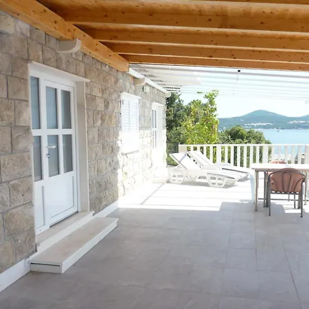 Sea Apartment *