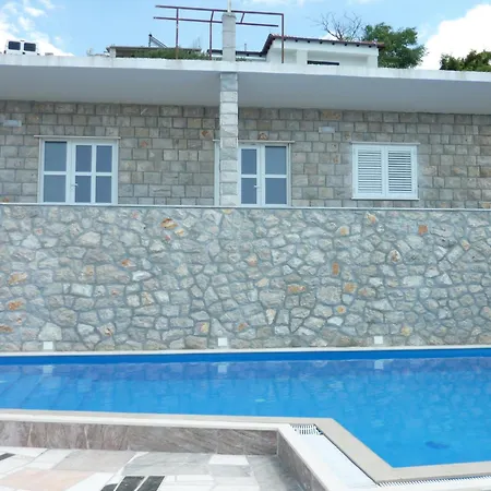 Sea Apartment *