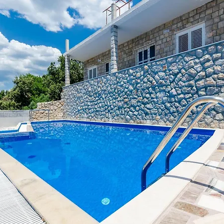 Sea Apartment *