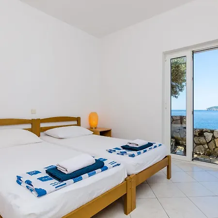 Sea Apartment *
